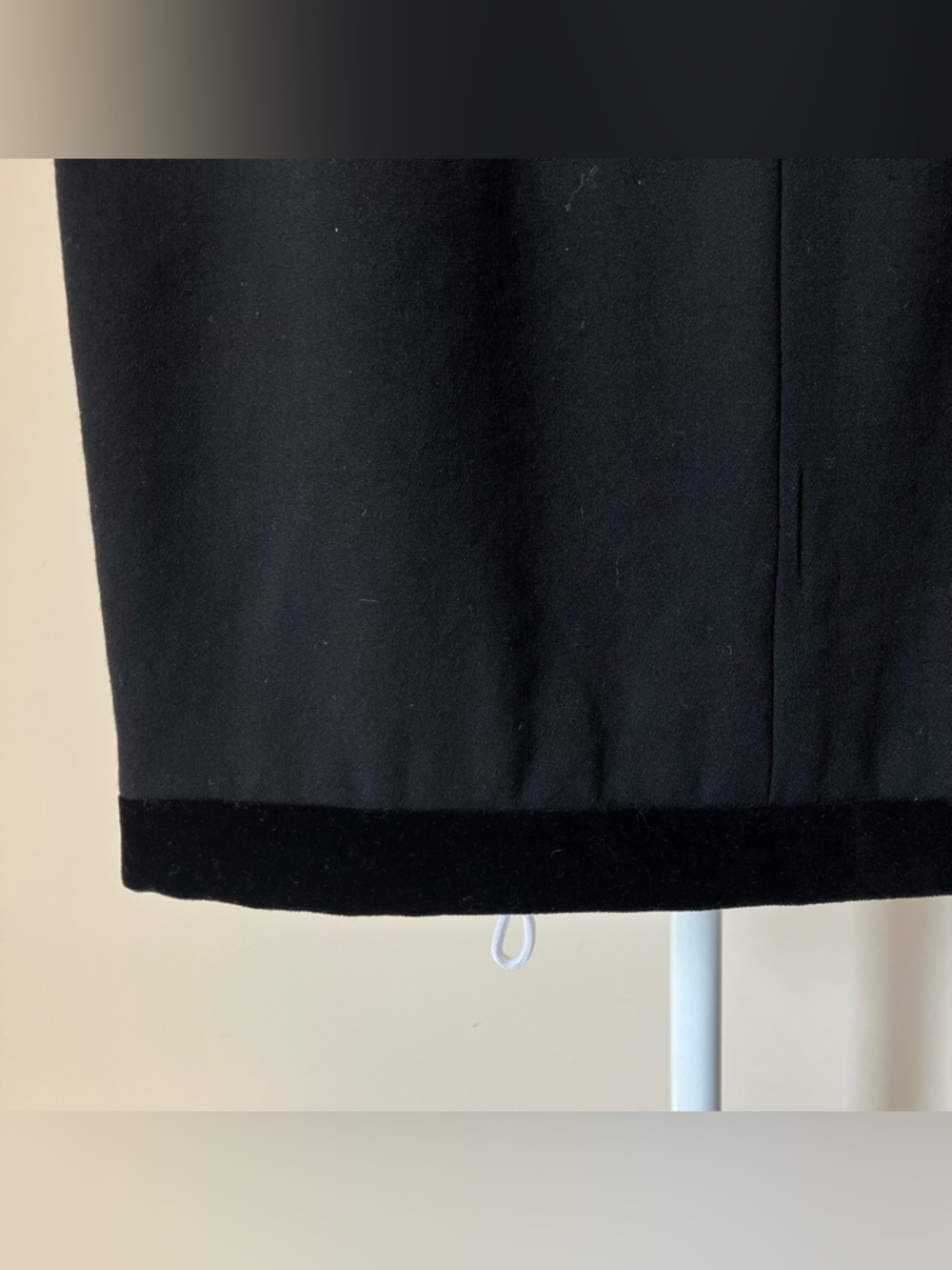 Escada Couture Vintage Black Velvet Trim Mini Wool Pencil Skirt size 34 - Picture 8 of 8